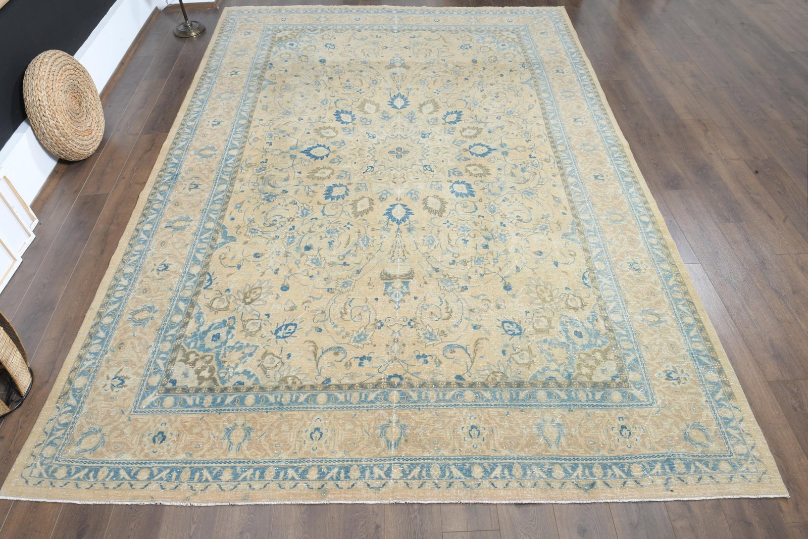 9'3x13'4 ft, ORANGE OVERSIZED RUG, Vintage Wool: Title: 9'3x13'4 ft, ORANGE OVERSIZED RUG, Vintage Wool Description: This Turkish one-of-a-kind Anatolian Vintage Rug is hand-knotted and handwoven by the most skilled artisans who use pure wool, in mu