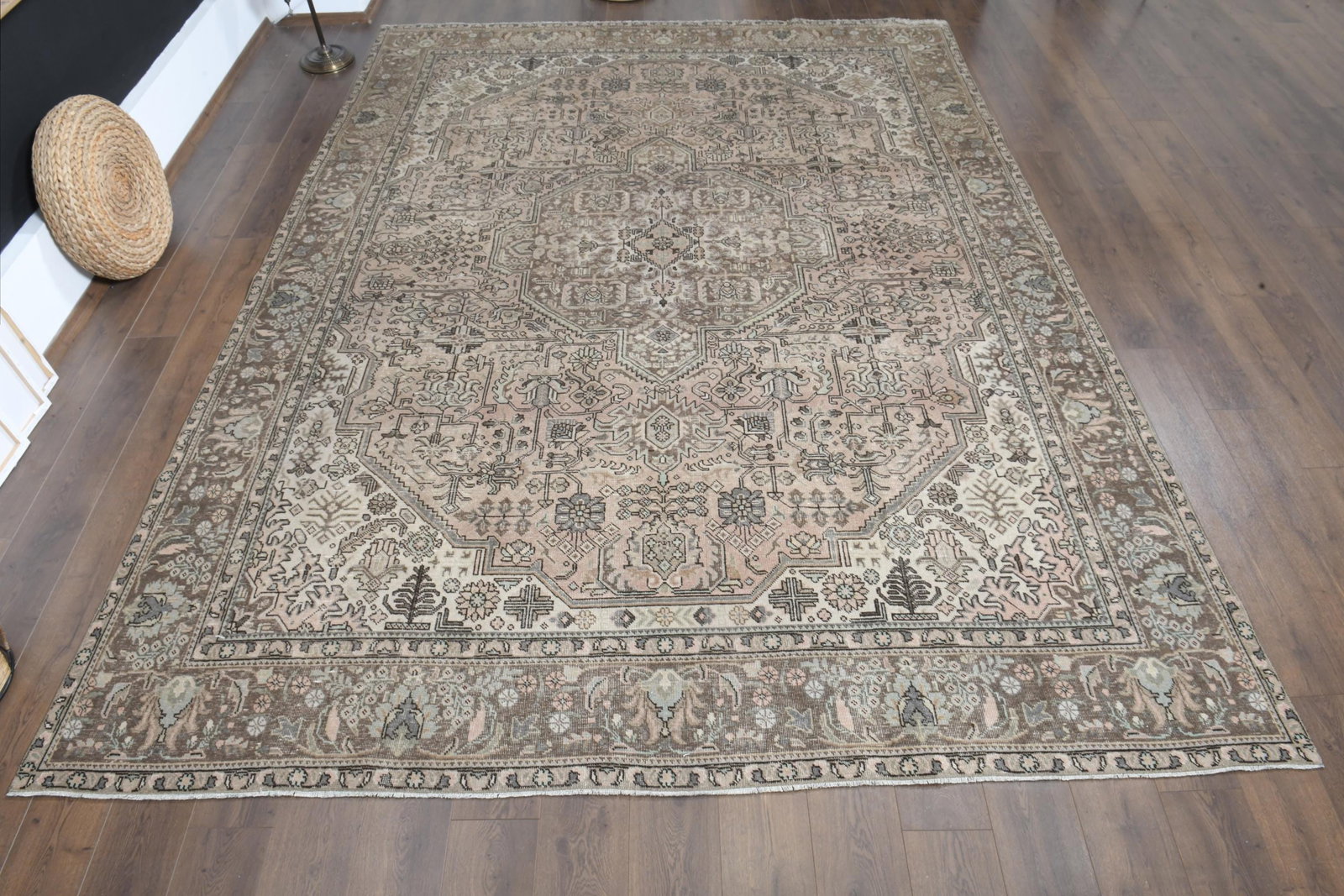 9'4x12'8 ft, PERSIAN MINIMALIST RUG, Oversized Antique: Title: 9'4x12'8 ft, PERSIAN MINIMALIST RUG, Oversized Antique Description: This Turkish one-of-a-kind Anatolian Vintage Rug is hand-knotted and handwoven by the most skilled artisans who use pure