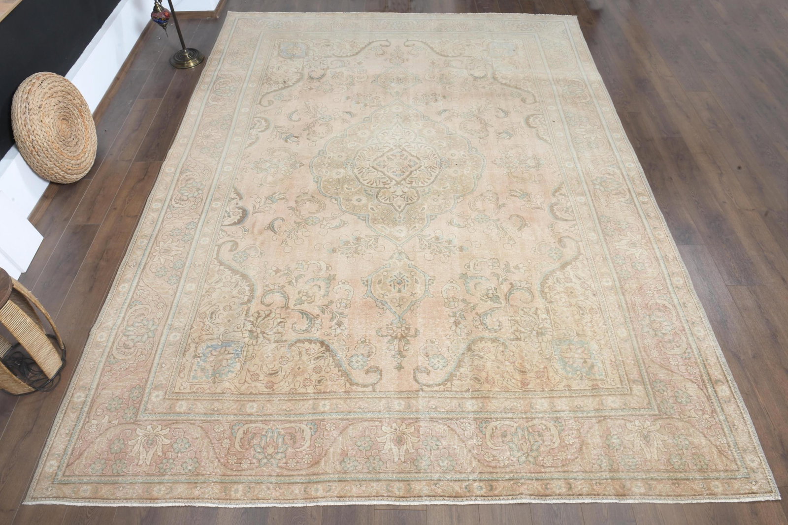 9'4x12'8 ft, ORANGE MINIMALIST RUG, Oversized: Title: 9'4x12'8 ft, ORANGE MINIMALIST RUG, Oversized Description: This Turkish one-of-a-kind Anatolian Vintage Rug is hand-knotted and handwoven by the most skilled artisans who use pure wool, in