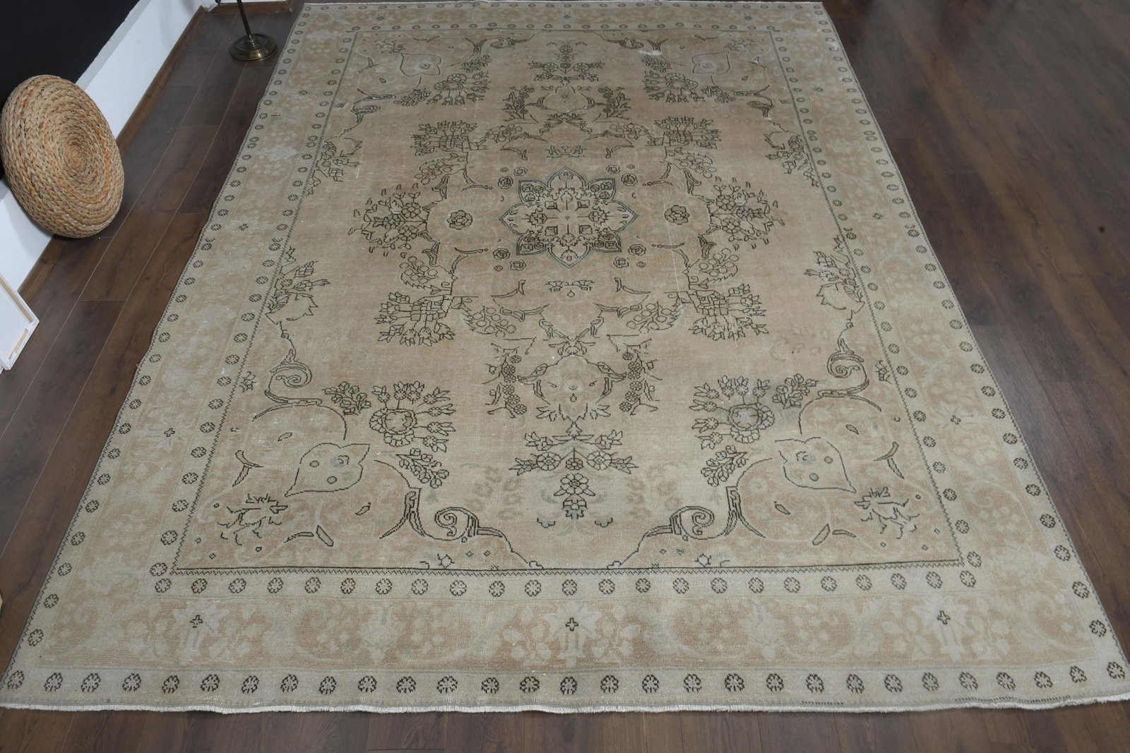 9'6x12'8 ft, OVERSIZED PERSIAN RUG, Orange 10x12 Large Area: Title: 9'6x12'8 ft, OVERSIZED PERSIAN RUG, Orange 10x12 Large Area Description: This Turkish one-of-a-kind Anatolian Vintage Rug is hand-knotted and handwoven by the most skilled artisans who use pure