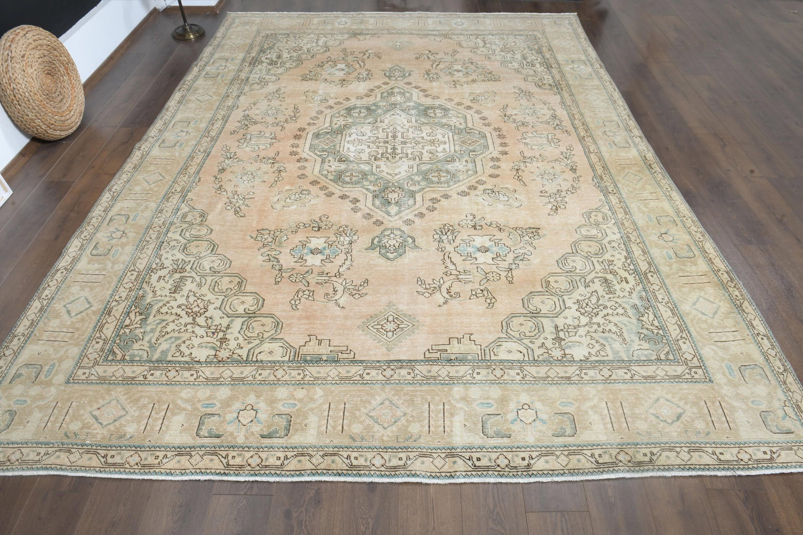 9'7x12'7 ft, PERSIAN OVERSIZED RUG, Orange Green: Title: 9'7x12'7 ft, PERSIAN OVERSIZED RUG, Orange Green Description: This Turkish one-of-a-kind Anatolian Vintage Rug is hand-knotted and handwoven by the most skilled artisans who use pure wool, in