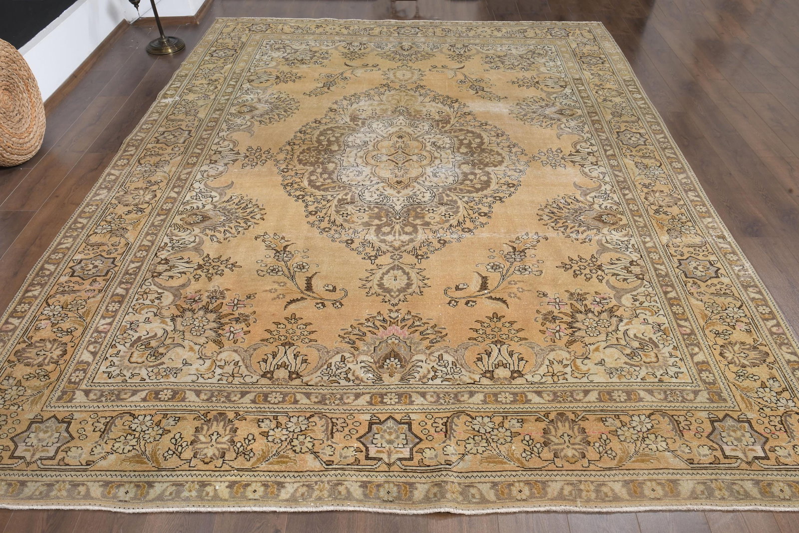 9'5x12'7 ft, ORANGE PERSIAN RUG, Vintage Handmade: Title: 9'5x12'7 ft, ORANGE PERSIAN RUG, Vintage Handmade Description: This Turkish one-of-a-kind Anatolian Vintage Rug is hand-knotted and handwoven by the most skilled artisans who use pure wool, in 