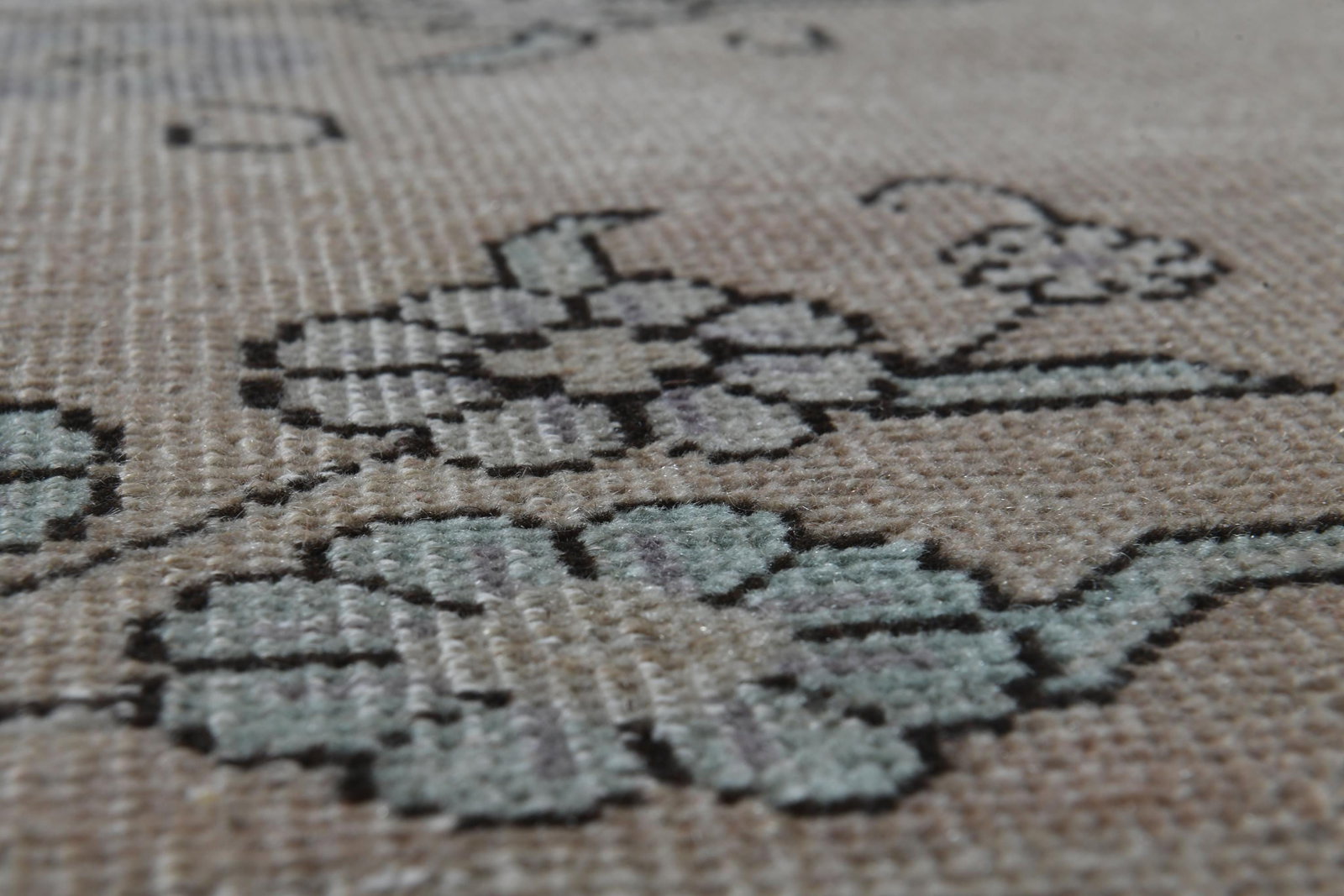 7'7x10'6 ft, EARTH TONE RUG - 7