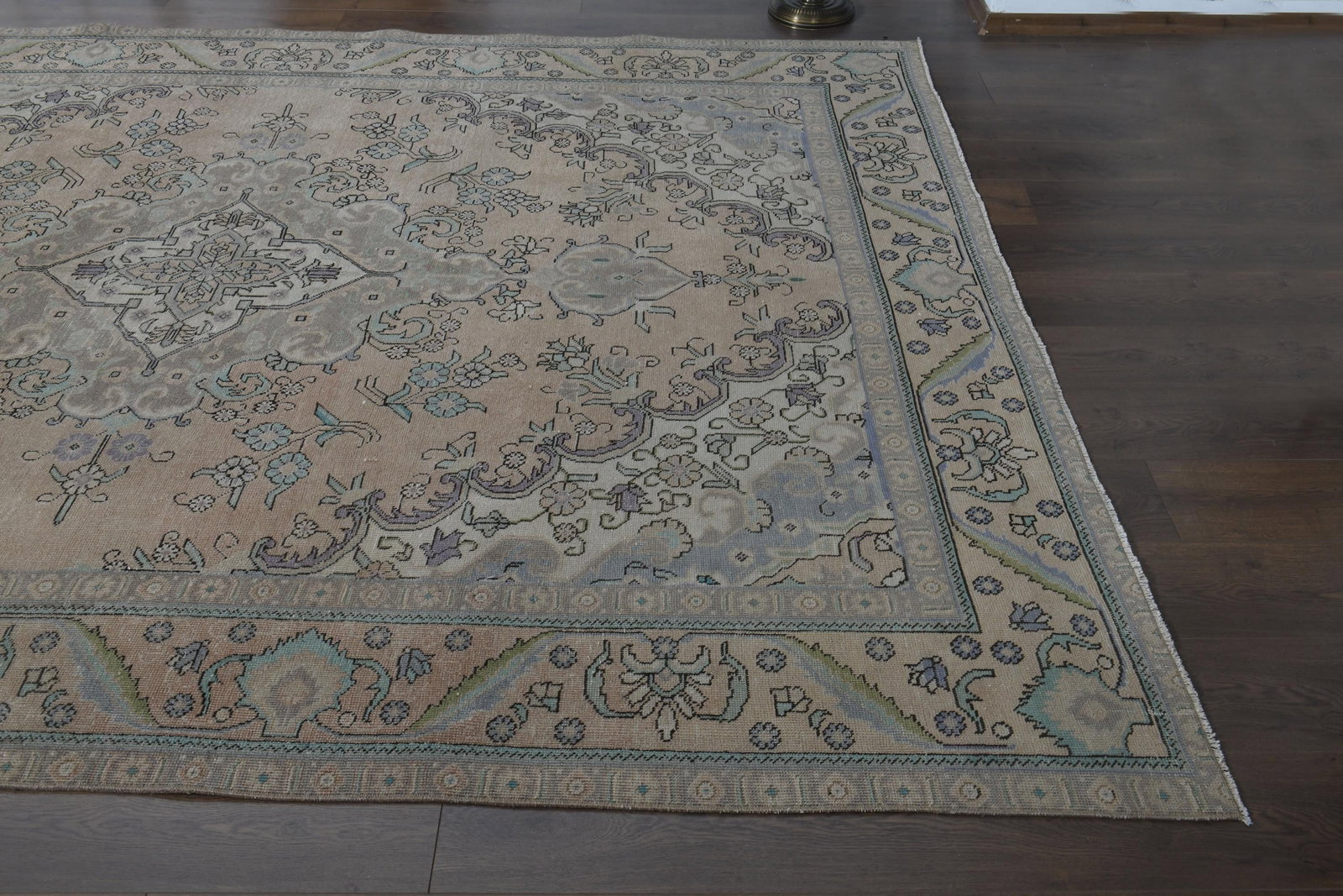 7'7x10'6 ft, EARTH TONE RUG - 8