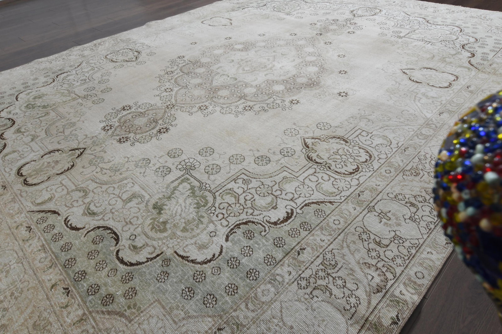 9.4x12.2 ft, OVERSIZED NEUTRAL RUG - 7