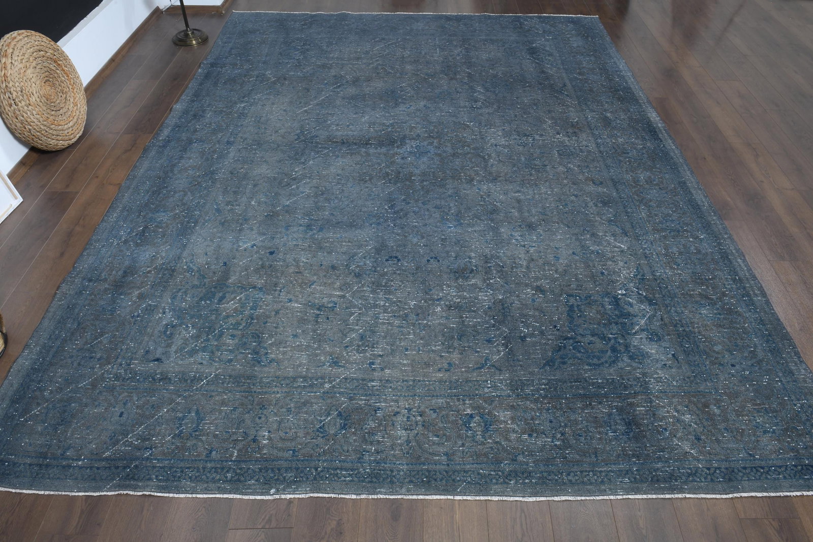 9.6x12.5 ft, OVERSIZED PERSIAN RUG: Title: 9.6x12.5 ft, OVERSIZED PERSIAN RUG Description: This Turkish one-of-a-kind Anatolian Vintage Rug is hand-knotted and handwoven by the most skilled artisans who use pure wool, in muted, natural