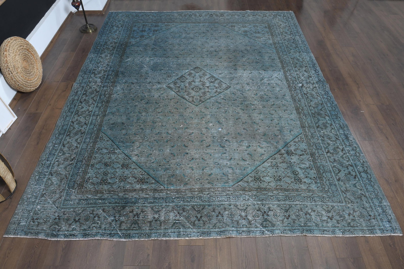 9.8x12.5 ft, OVERSIZED PERSIAN RUG: Title: 9.8x12.5 ft, OVERSIZED PERSIAN RUG Description: This Turkish one-of-a-kind Anatolian Vintage Rug is hand-knotted and handwoven by the most skilled artisans who use pure wool, in muted, natural