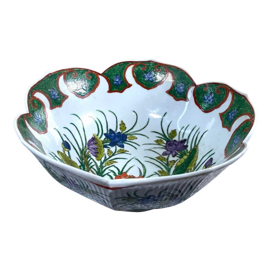 Vintage Yang Cheng Orange, Purple, Blue Lotus Porcelain Scalloped Lotus Sharped Bowl: Yang Cheng porcelain, known for its fine quality and artistic appeal, has a long history rooted in Chinese ceramics tradition. The scalloped edges of the bowl add a touch of sophistication and visual