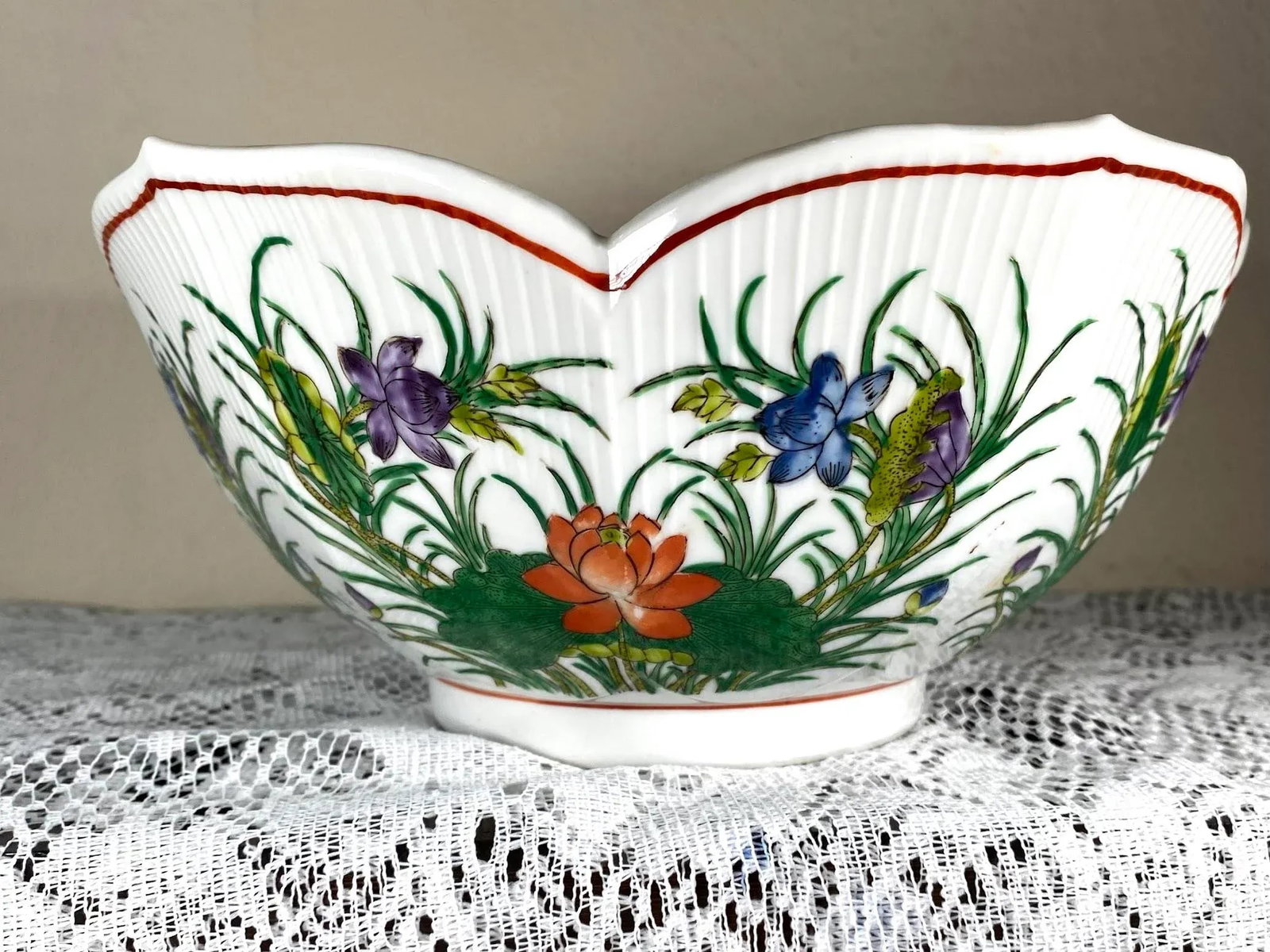 Vintage Yang Cheng Orange, Purple, Blue Lotus Porcelain Scalloped Lotus Sharped Bowl - 3