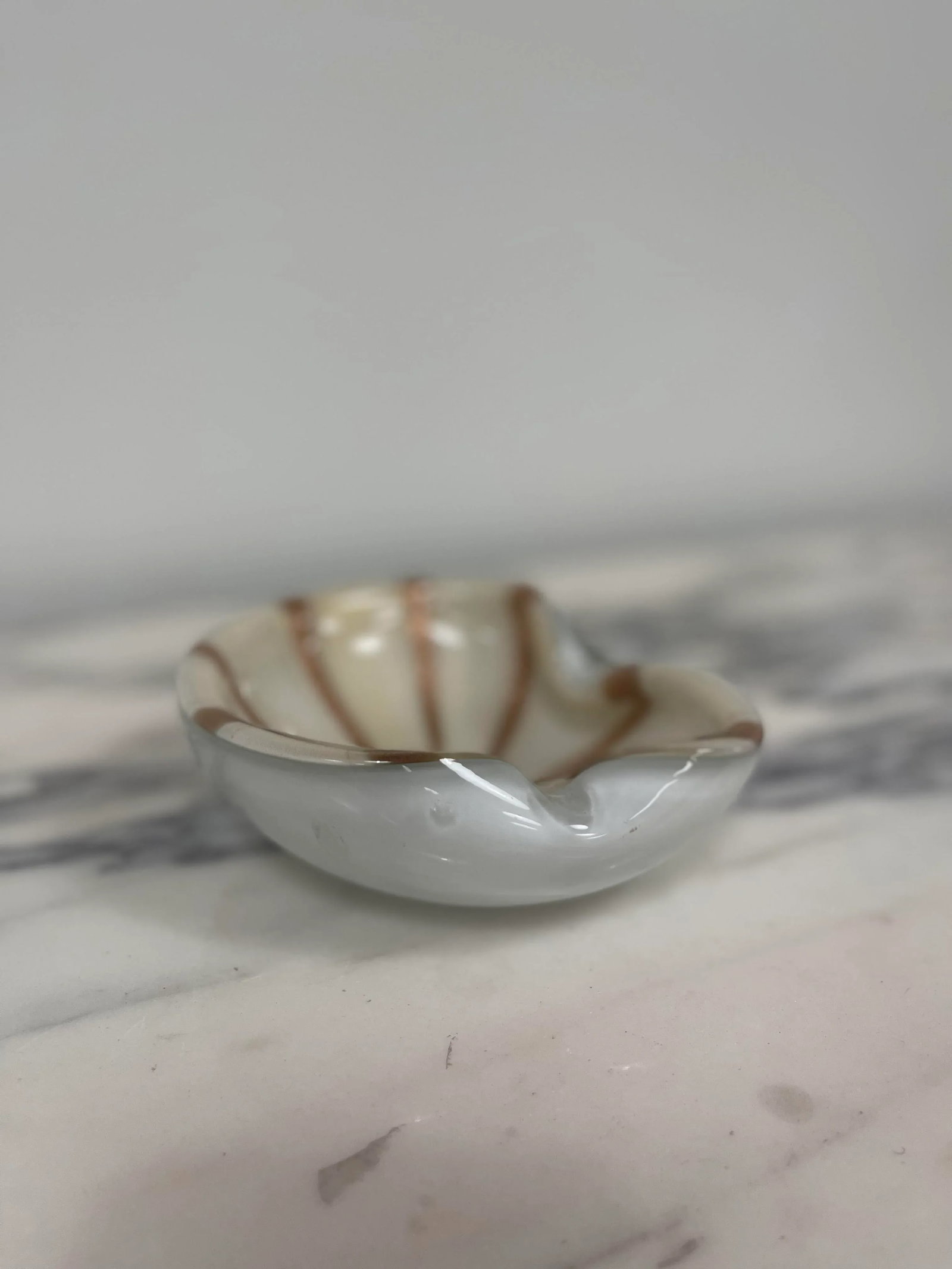 Circus Barbini 1950's Murano Attributed Glass Gold and Cream Bowl - 6