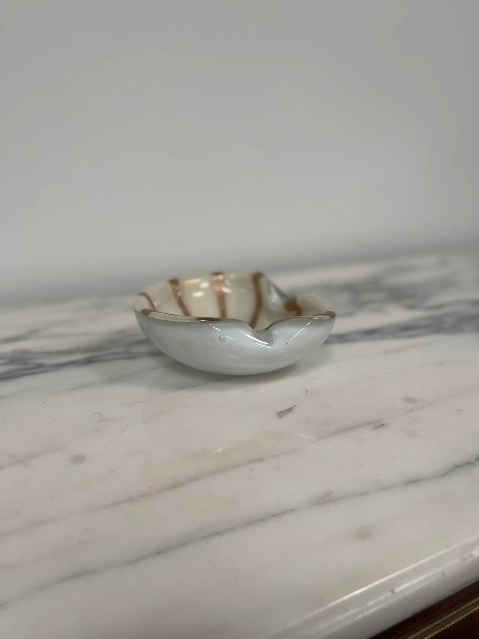 Circus Barbini 1950's Murano Attributed Glass Gold and Cream Bowl - 8