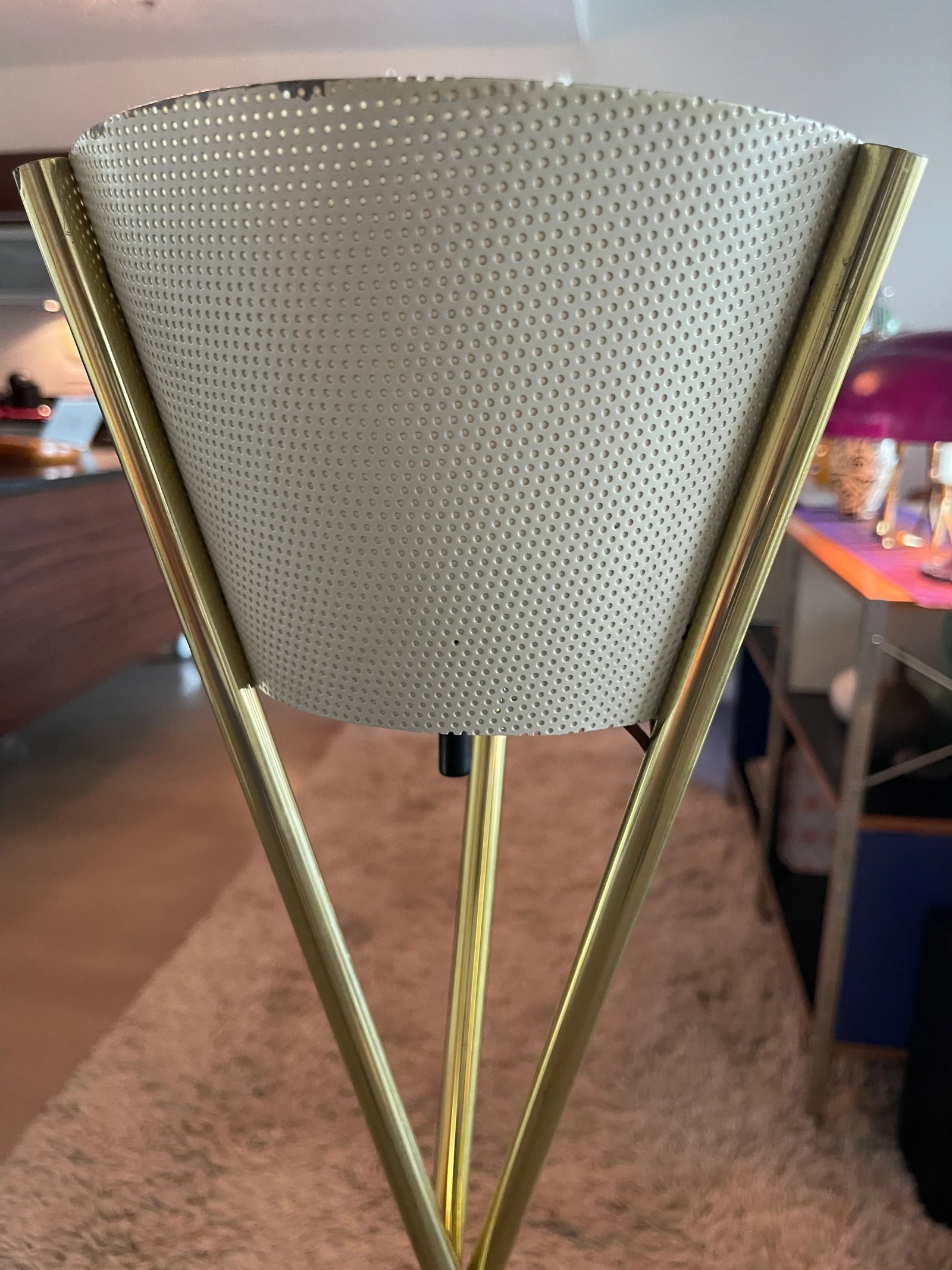 Pair of Gerald Thurston Lightolier Tripod Floor Lamps, Early 50s Design - 11