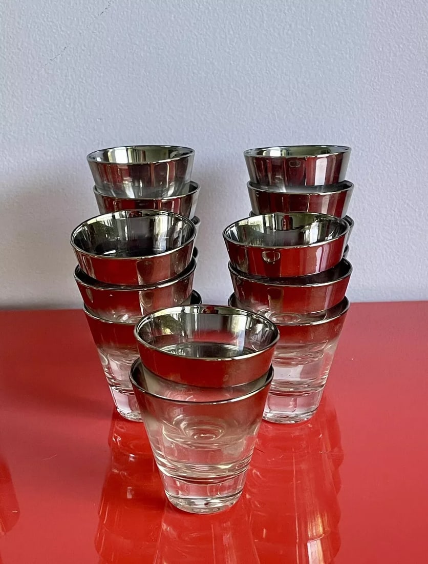 1960s Mercury Silver Fade Dorothy Thorpe Barware Set- 43 Pieces - 4