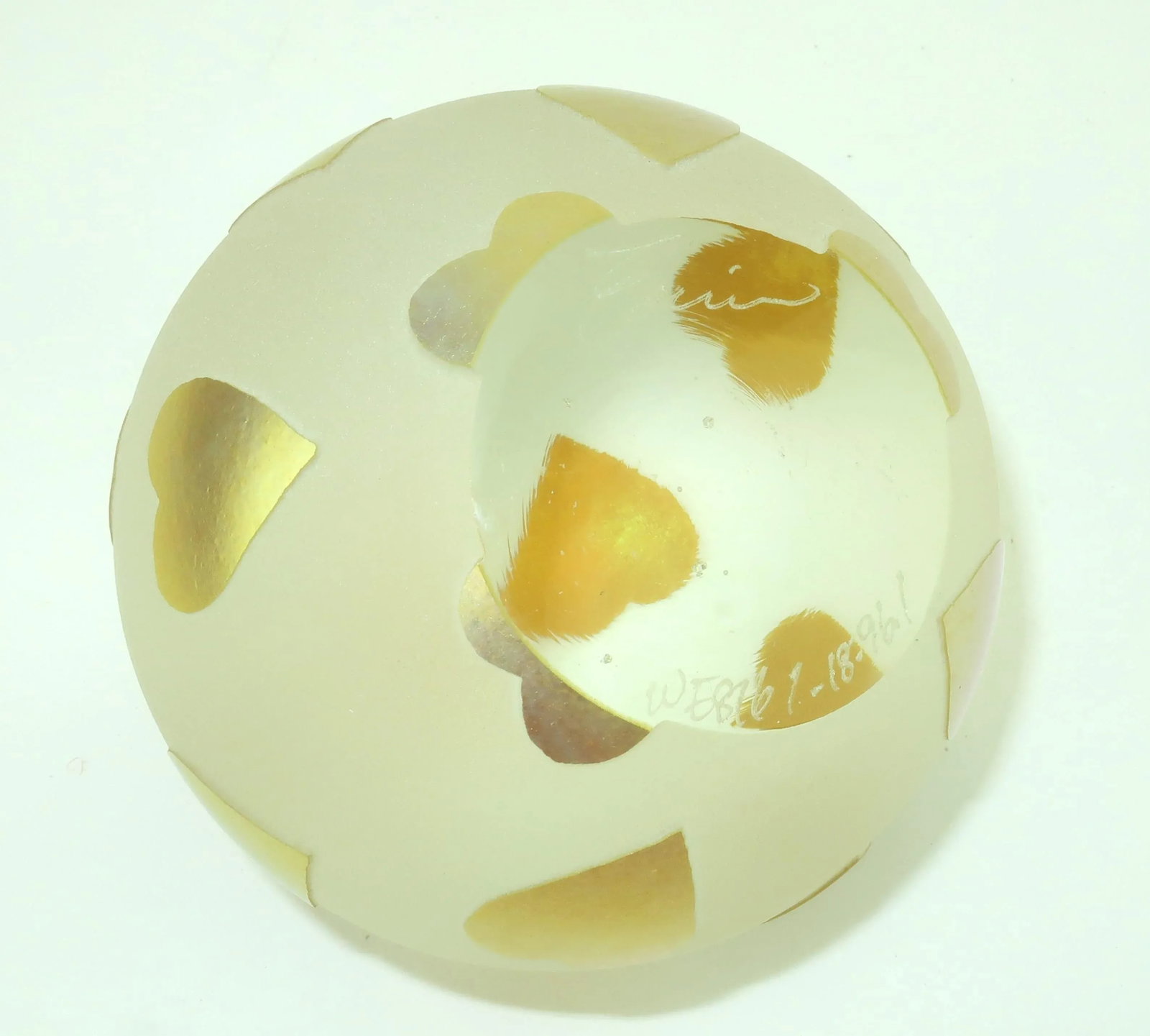Steven Correia Art Glass Gold Heart Paper Weight Sphere - 9