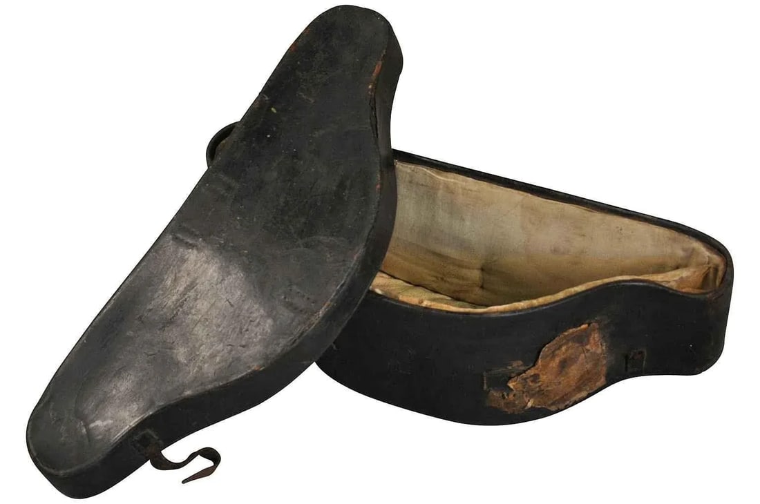 Early 19th Century "Officer's Hat Box" - 4
