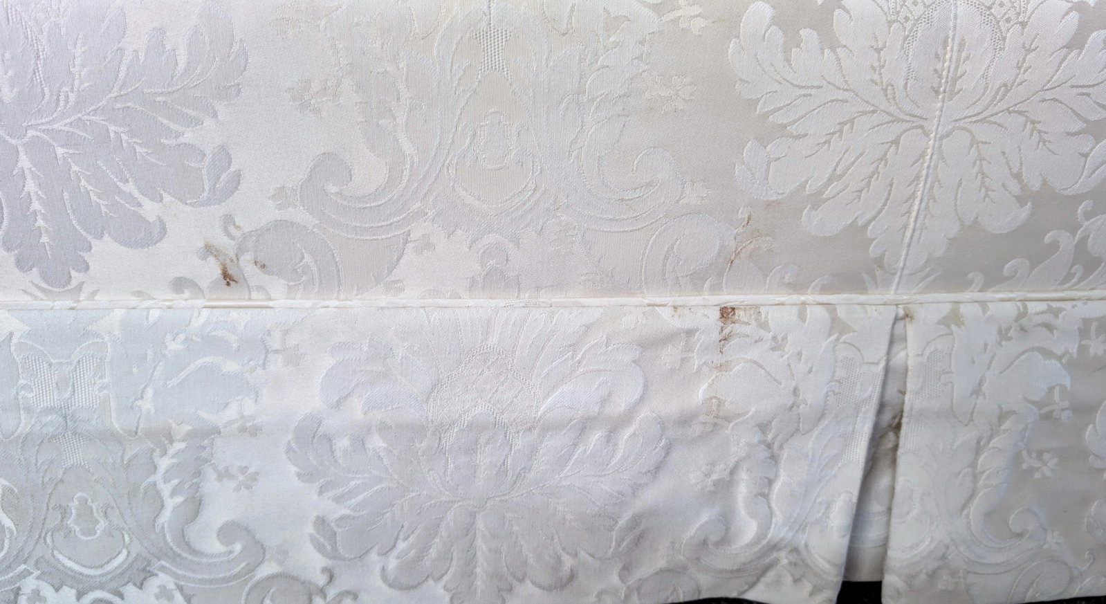 Late 20th Century Baker Furniture Traditional White Loveseat - 10