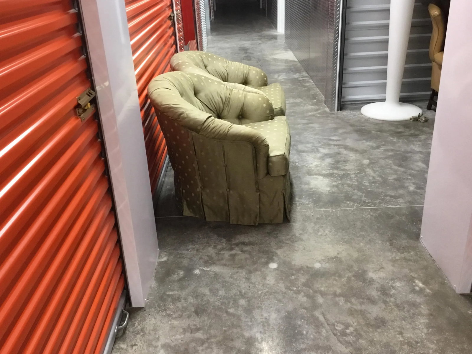 Vintage Ethan Allen Swivel Chairs - a Pair - 7
