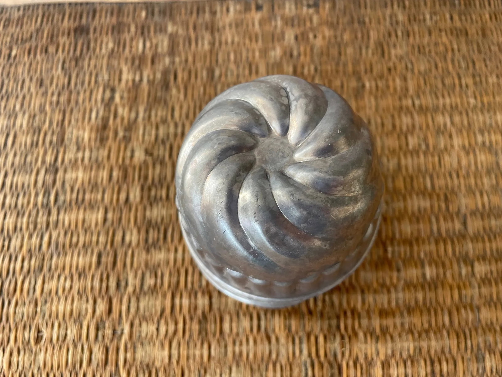 Set of Eight Mid Century Miniature Bundt Cake Molds - 7