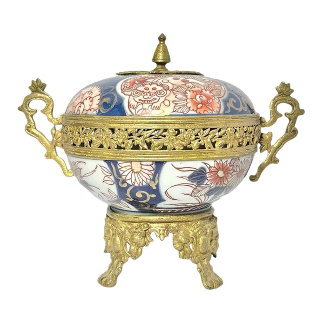 19th Century Antique Imari Doré Japanese Porcelain Gold Gilt Potpourri, Foo Dogs: 19th C. Antique Imari Doré Japanese Porcelain Gold Gilt Potpourri 5.5" Foo Dogs Good antique condition. No major wear or damage. Height 5 1/2" Length (Handle to Handle) 6 7/8" Width 4 1/2" Circa