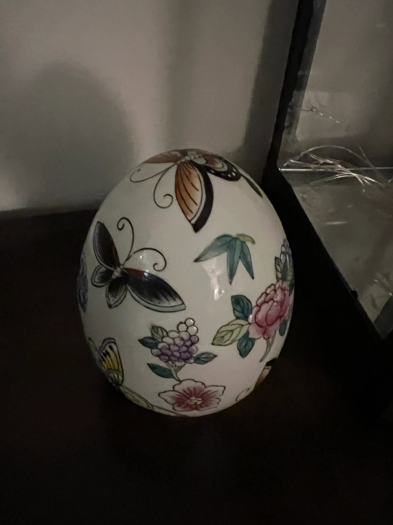 Vintage Porcelain Chinese Decorative Egg - Beautiful Details and Colors - 4