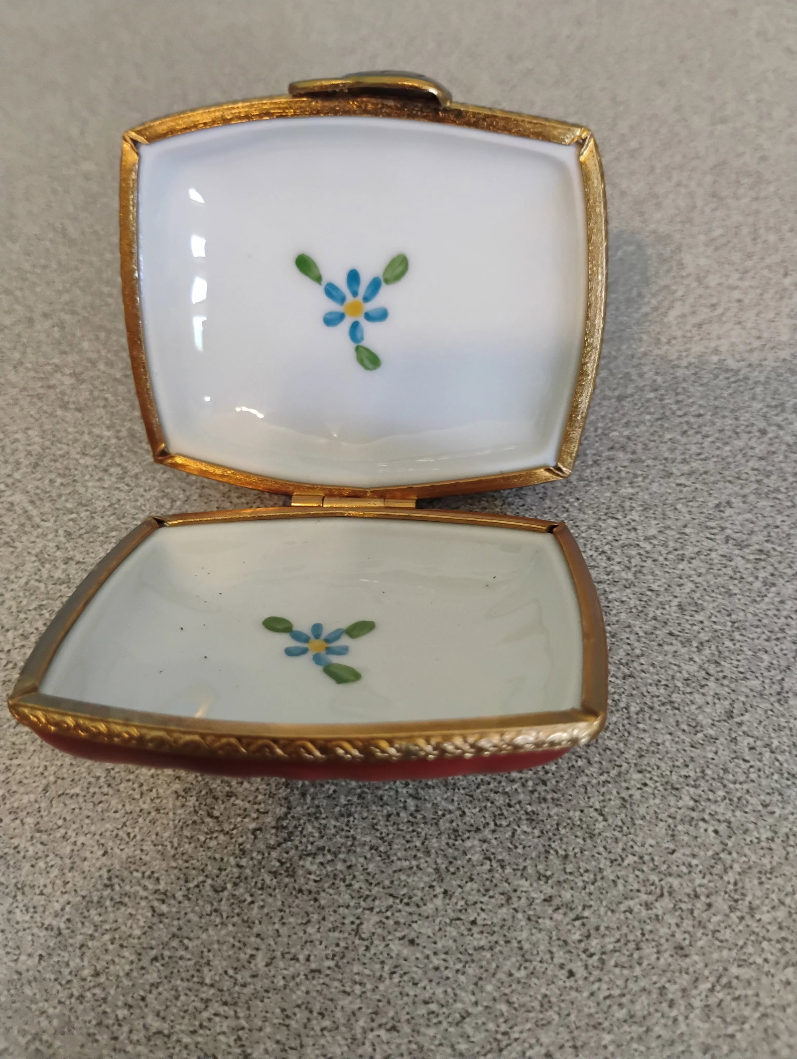 1980s Lt Pient Main Limoges France Trinket Box, Pig on a Pillow - 6