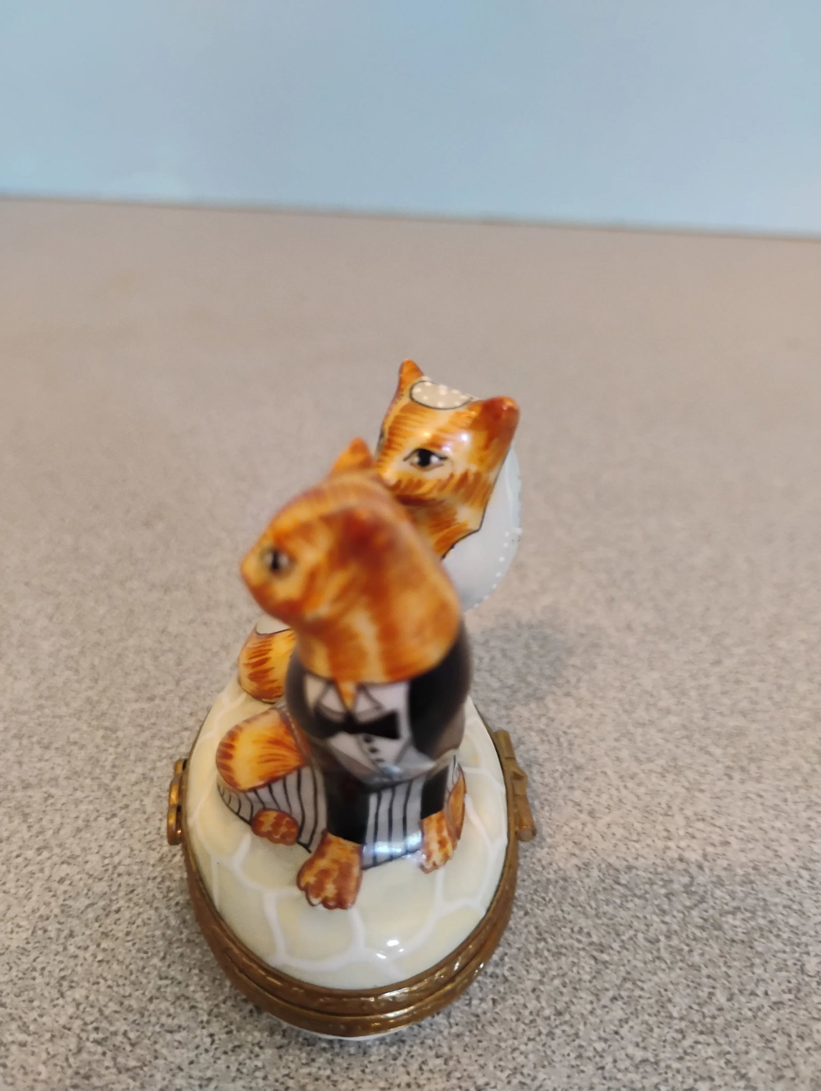1980s Pient Main Wa Limoges France Trinket Box, Bride and Groom Cats - 2