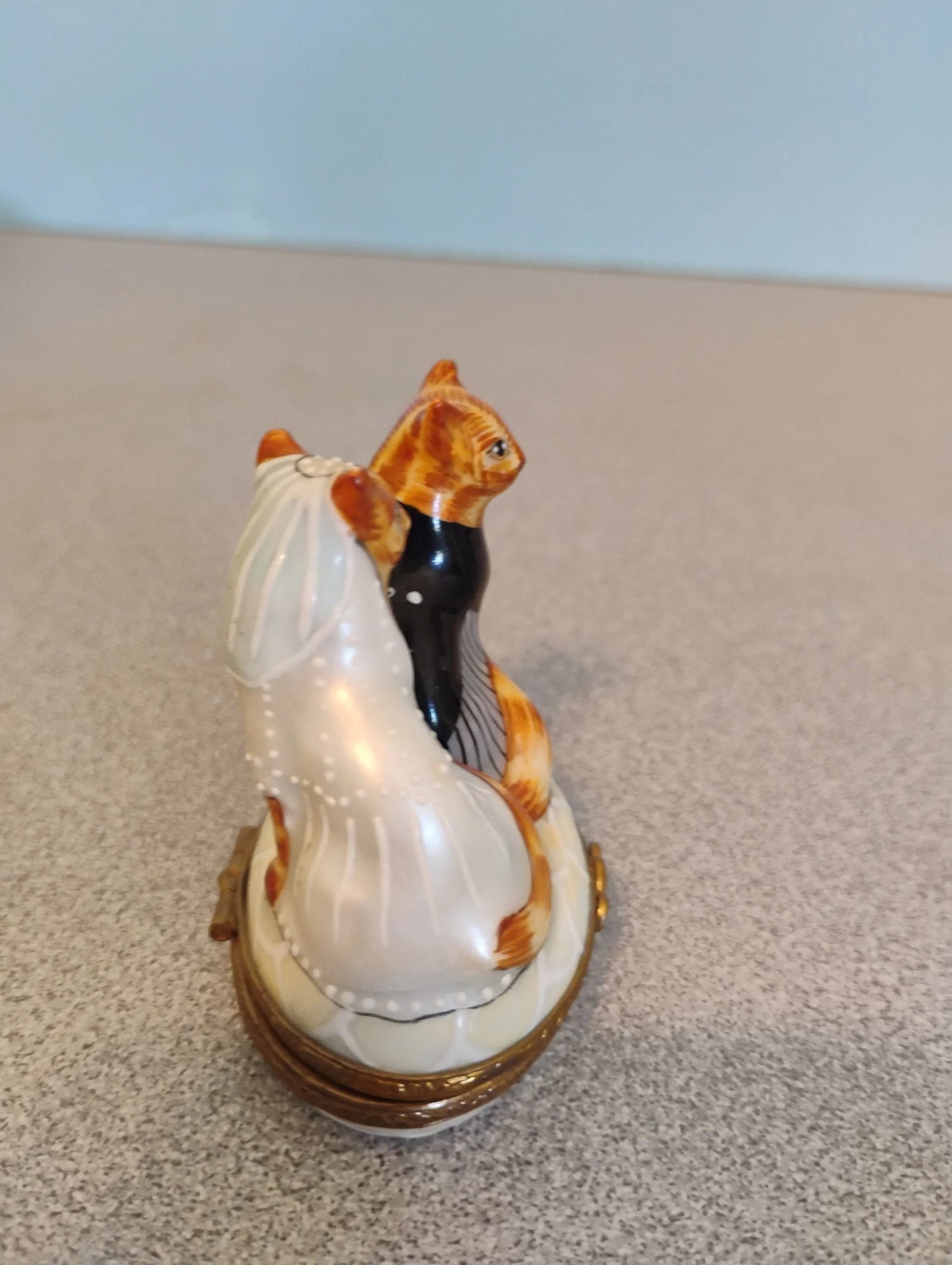 1980s Pient Main Wa Limoges France Trinket Box, Bride and Groom Cats - 4