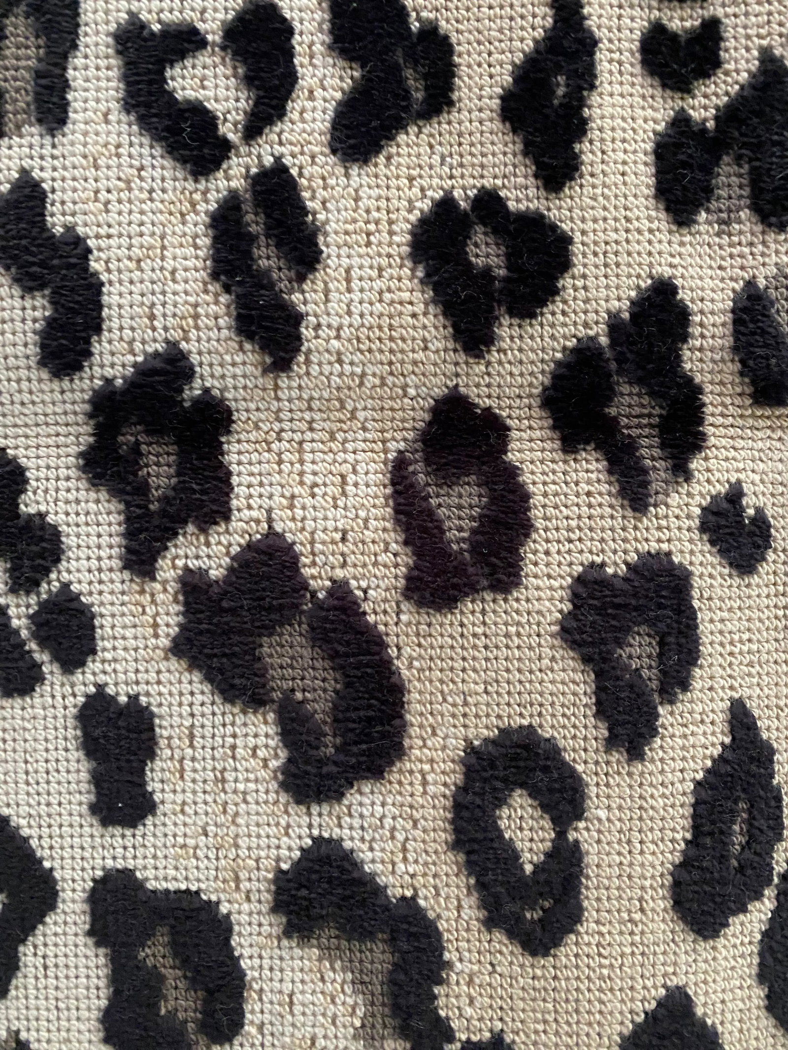 1.25 Yards of Schumacher's Safari Épinglé Fabric in Snow Leopard - 4