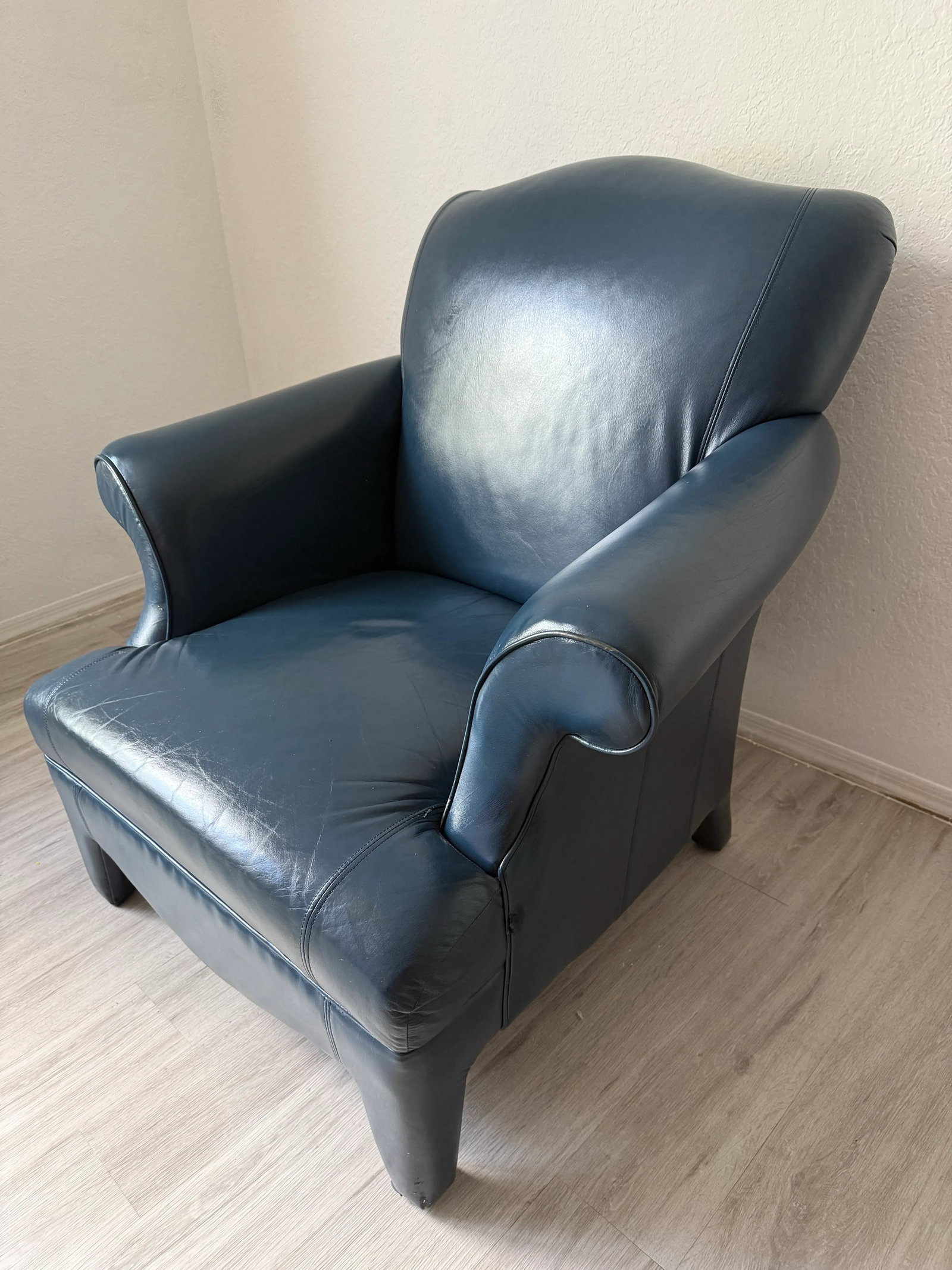 1990's Mid Century Donghia Navy Blue Leather Club Chair - 4