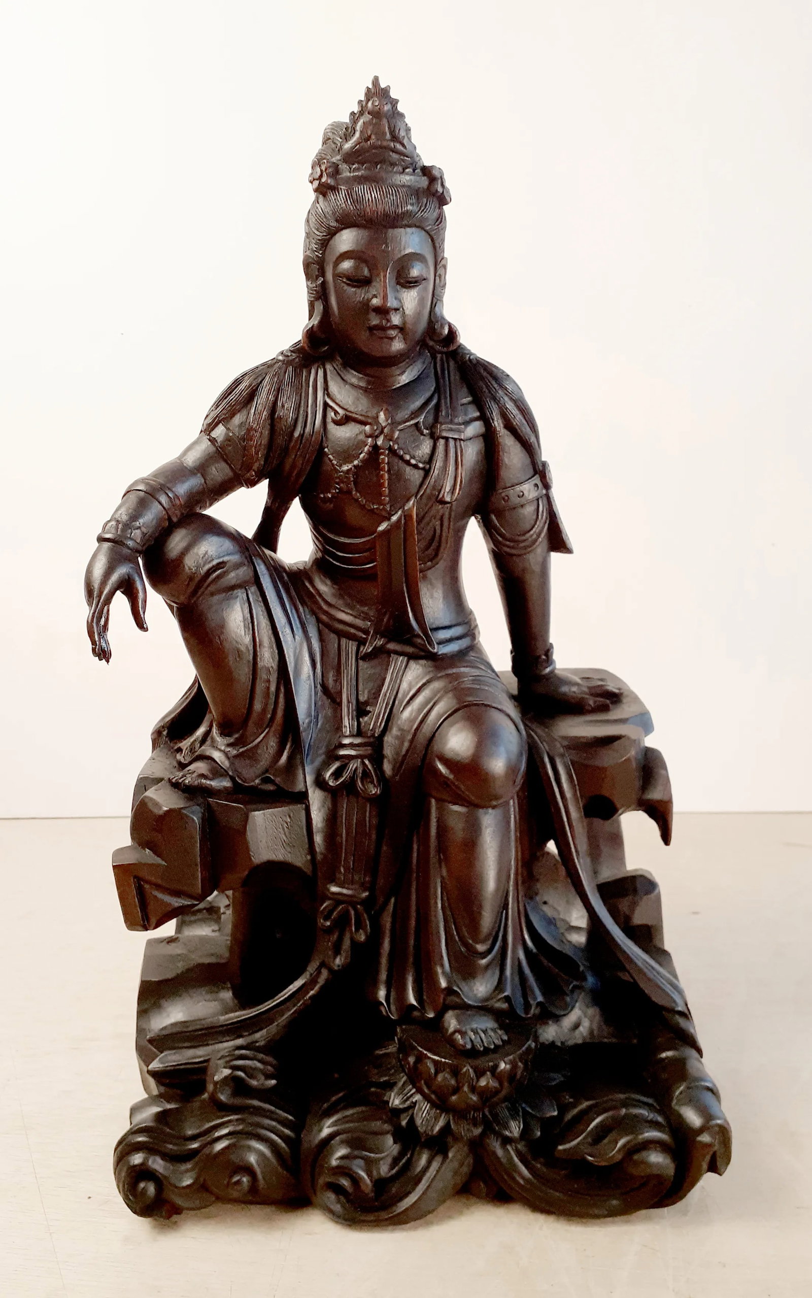Early 20th Century Chinese Carved Hongmu Zizai Kuan Yin - 13