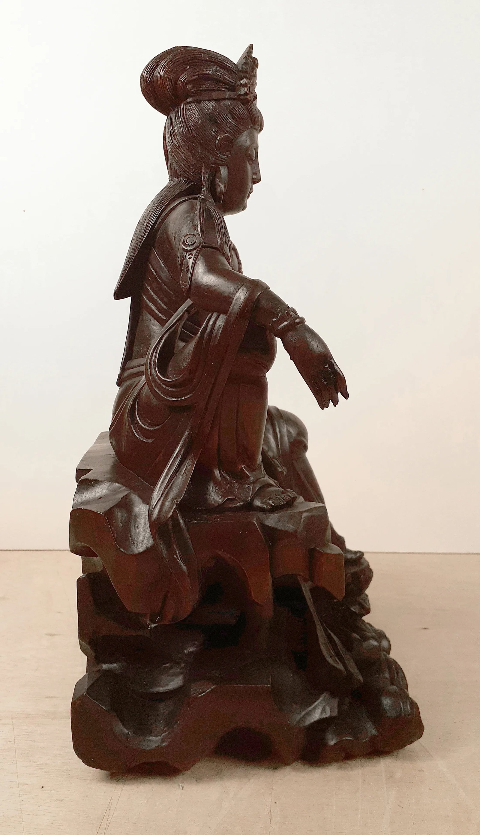 Early 20th Century Chinese Carved Hongmu Zizai Kuan Yin - 6