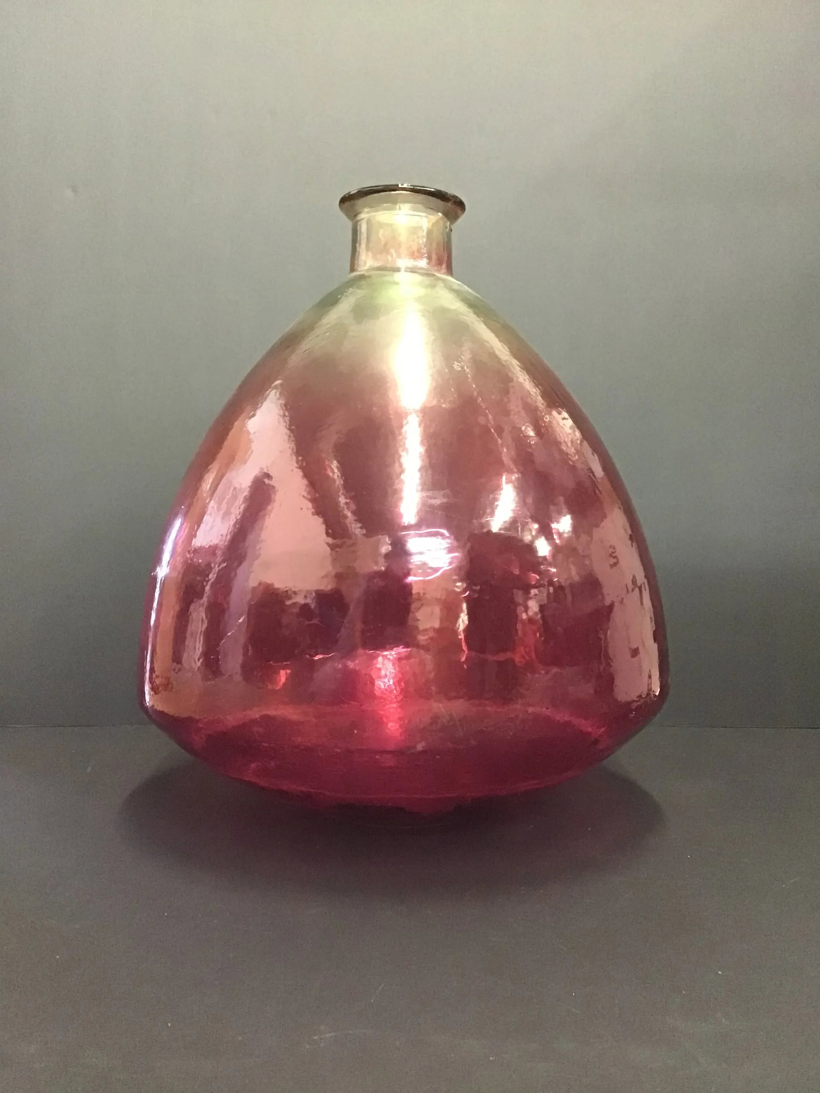Vintage Ombré Rose Colored Molded Glass Vase. - 3