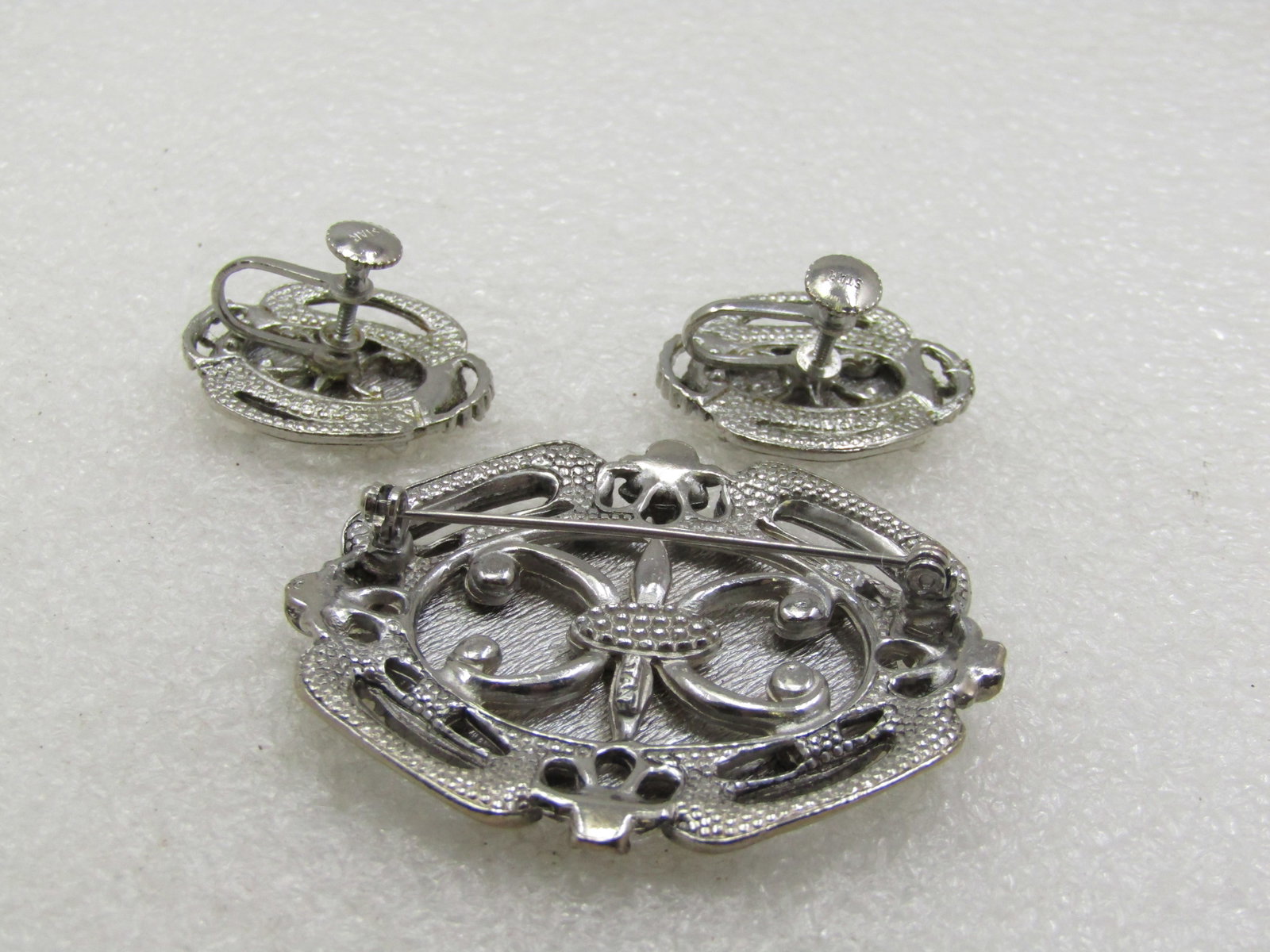 Vintage Flat Cameo Style Brooch & Earrings Set, Signed Star, 1960's - 5