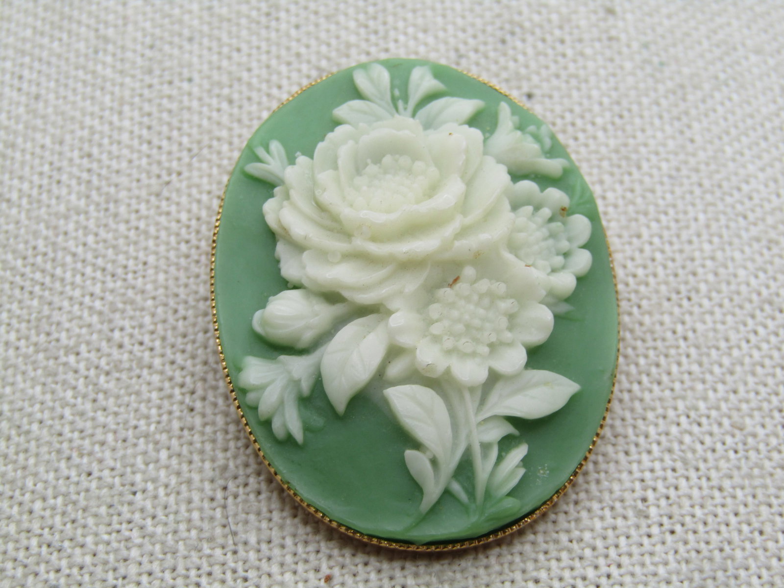 Vintage Green Floral Cameo Brooch, 1960's - 3