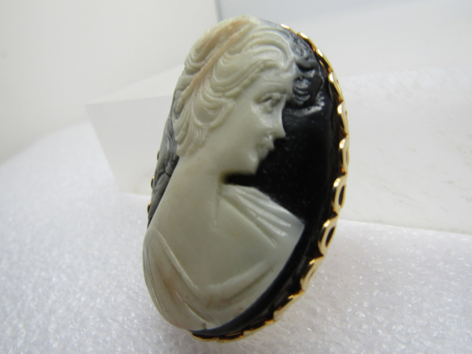 Vintage Black & White Cameo Brooch, 1960's - 2