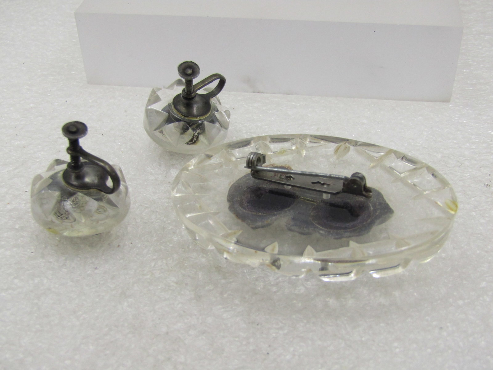 Vintage Clear Lucite & Black Cameo Brooch & Earrings Set, Screwback, 1940's-1950's - 5