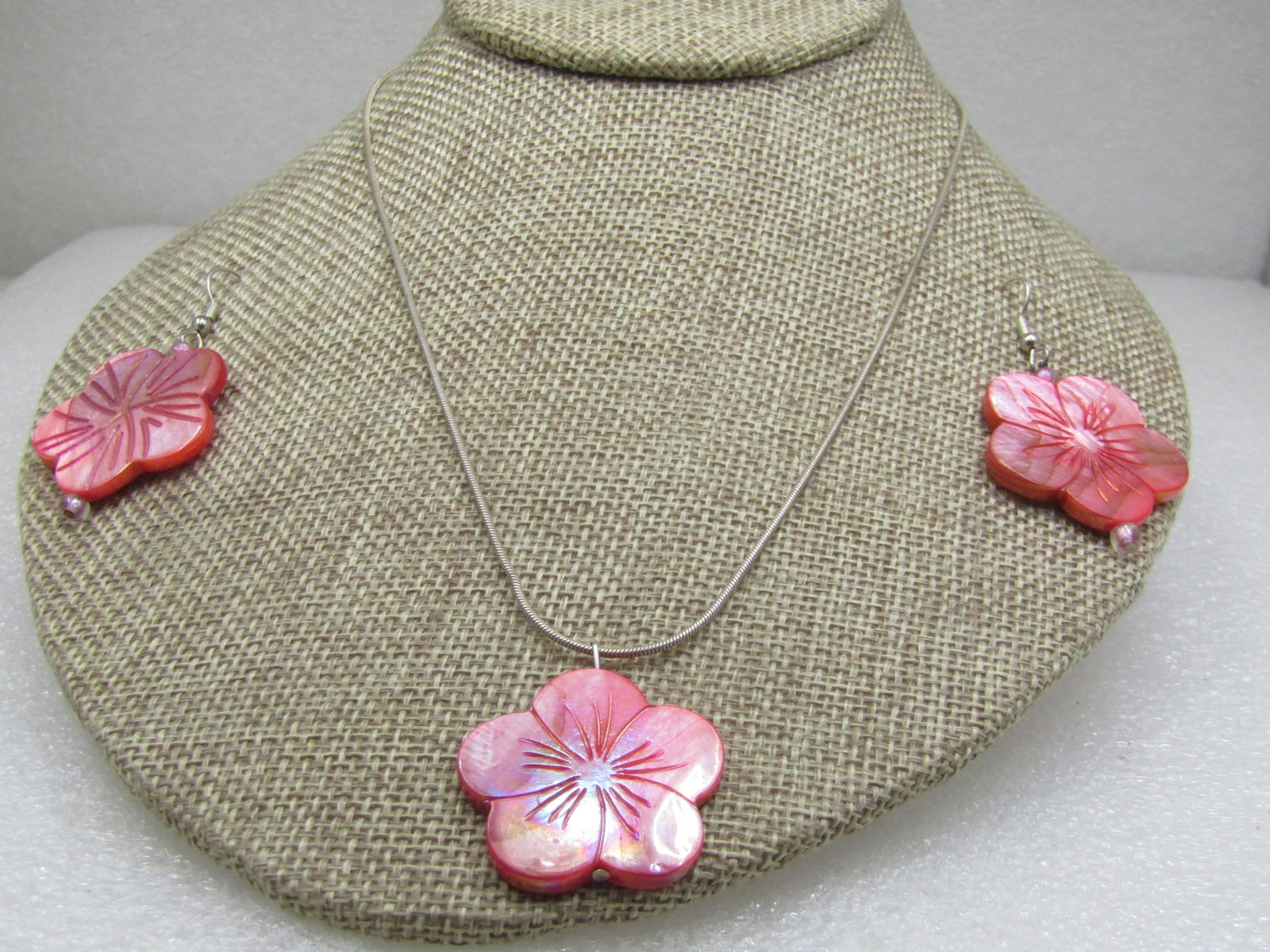 Vintage Pink Mother-of-Pearl Floral Necklace Earrings Set, 16" - 3