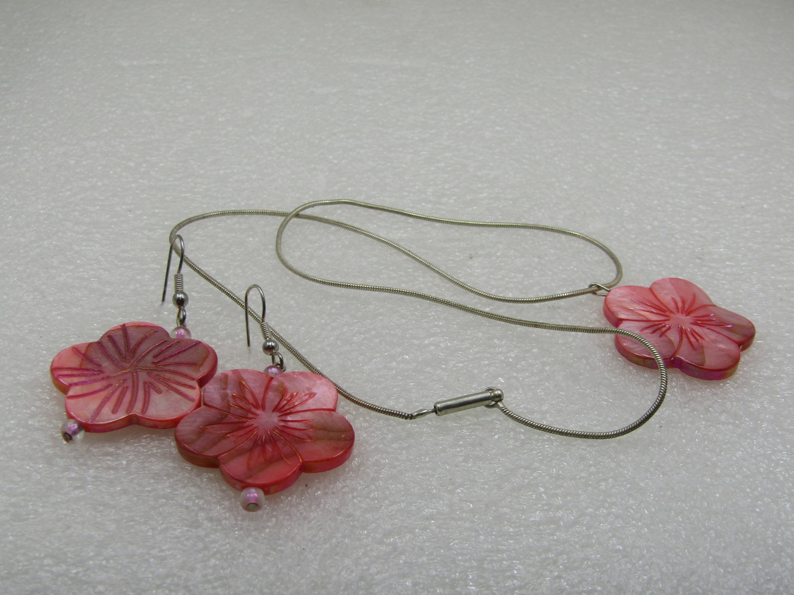 Vintage Pink Mother-of-Pearl Floral Necklace Earrings Set, 16" - 8