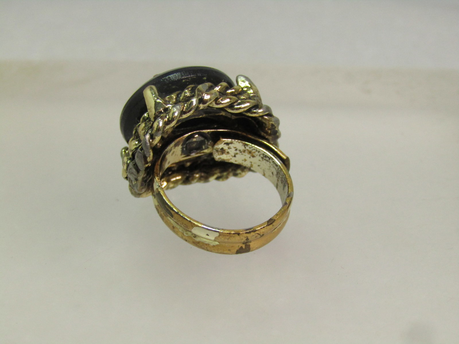 Vintage Black/Tan Glass Cameo Ring, Adjustable, 1960's - 5