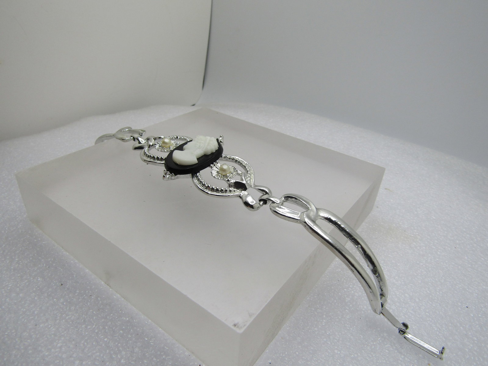 Vintage Black & White Cameo Bracelet, Faux Pearls, 1960's, 6.75" - 5