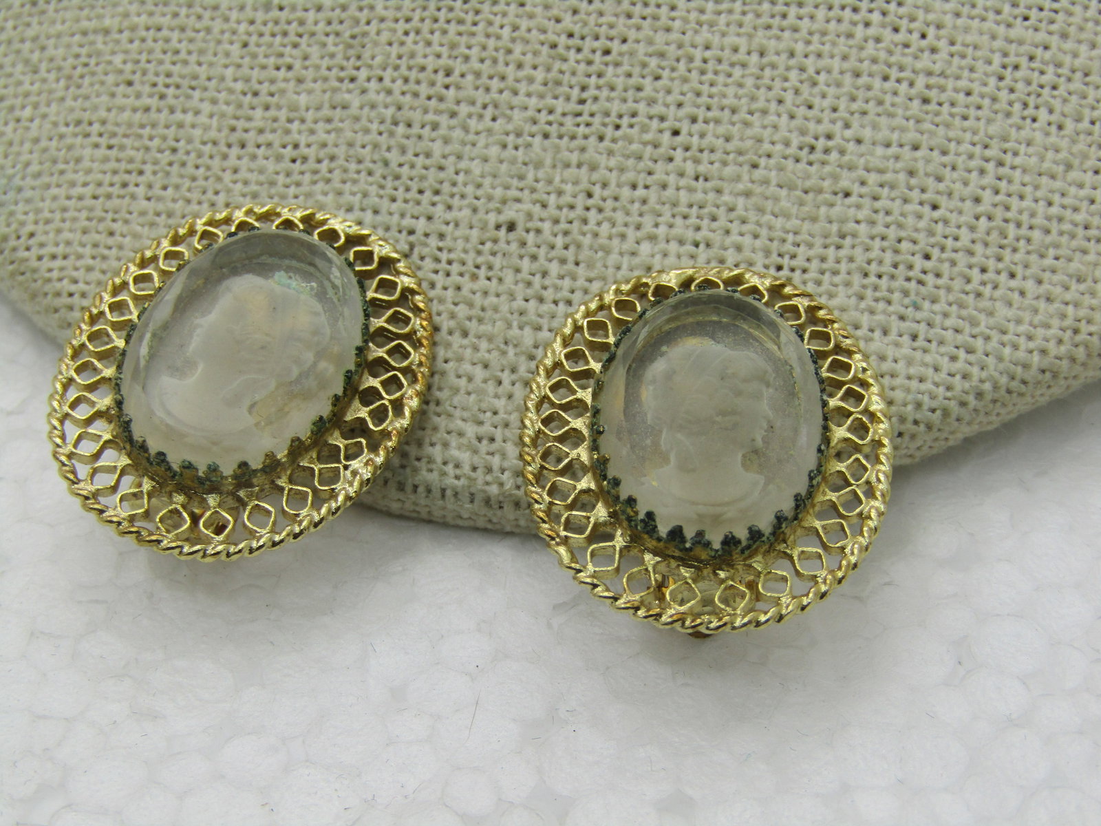Vintage Whiting & Davis Reverse Cameo Clip Earrings - 3