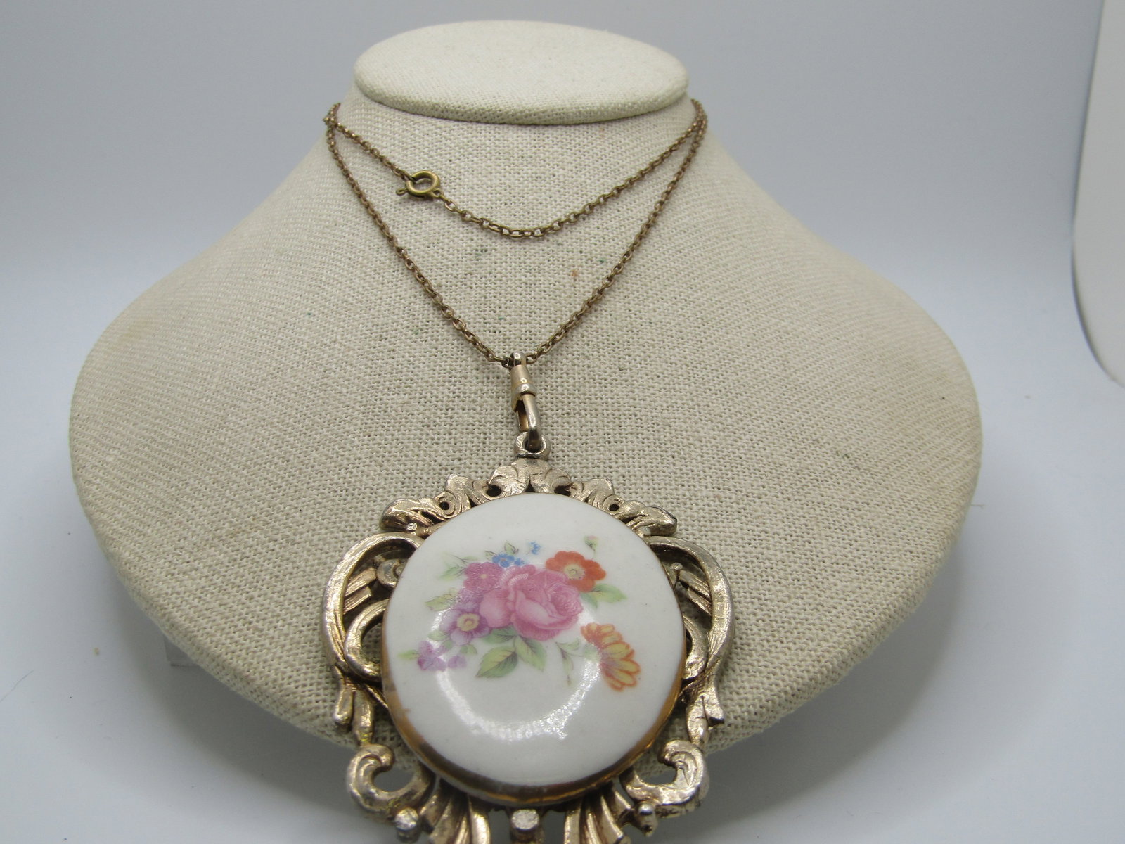 Vintage Floral Cameo Style Necklace, 26" - 3
