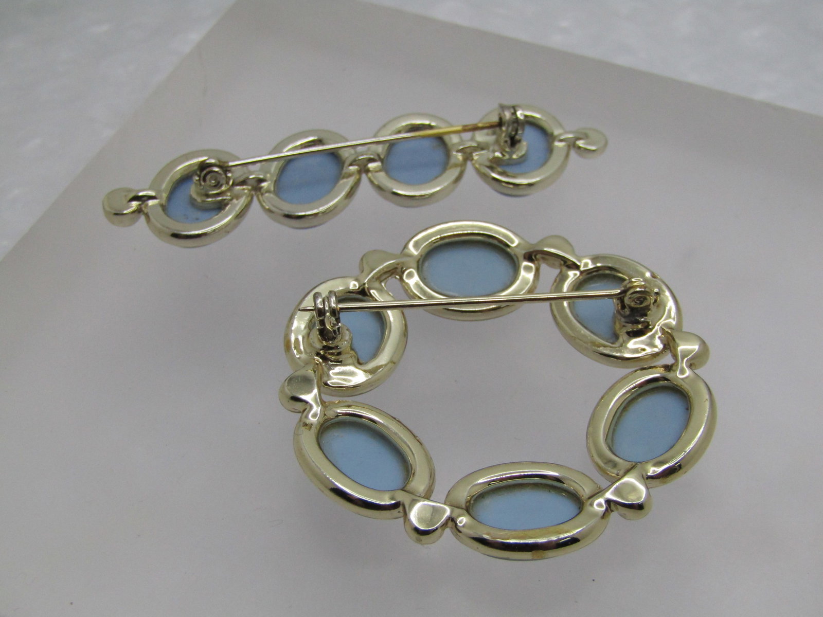 Vintage Circle & Bar Cameo Brooch Set, Blue & White , 1960's-1970's - 5