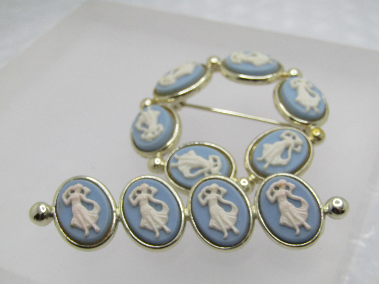 Vintage Circle & Bar Cameo Brooch Set, Blue & White , 1960's-1970's - 6