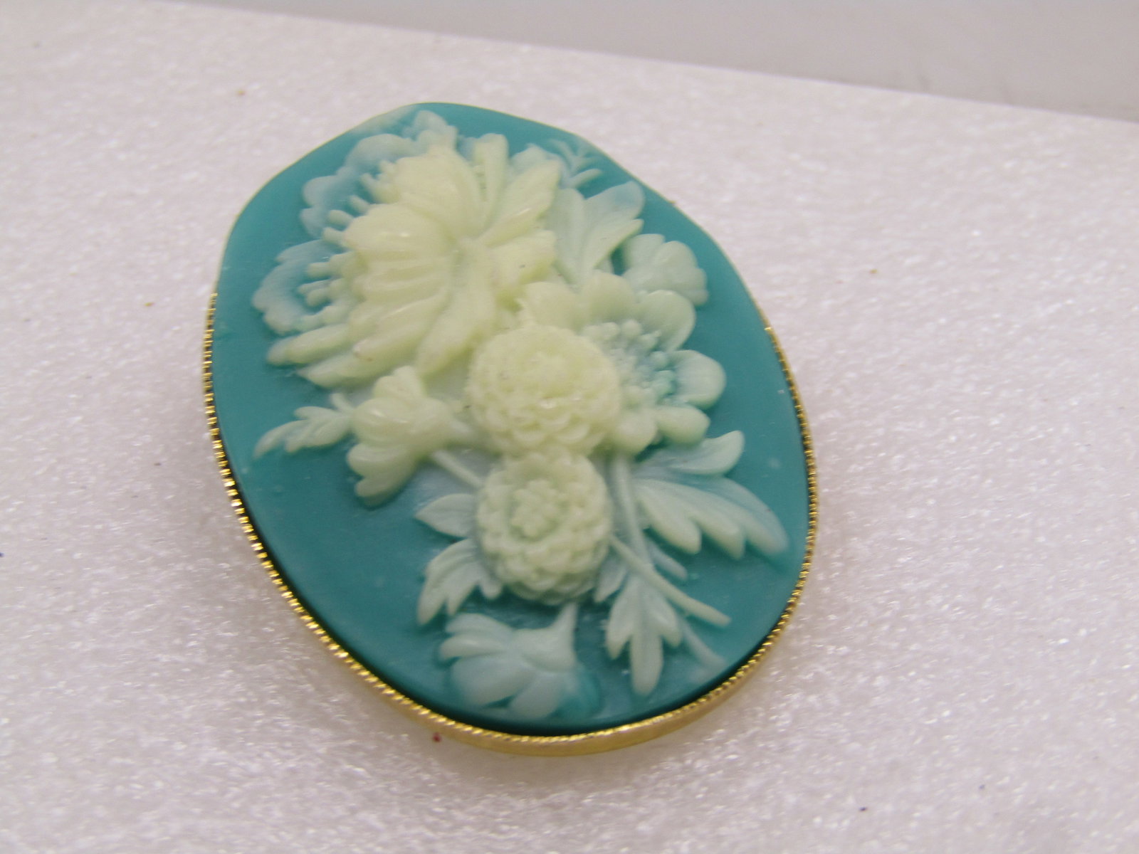 Vintage Aqua & White Floral Cameo Brooch, 1960's-1970's - 5