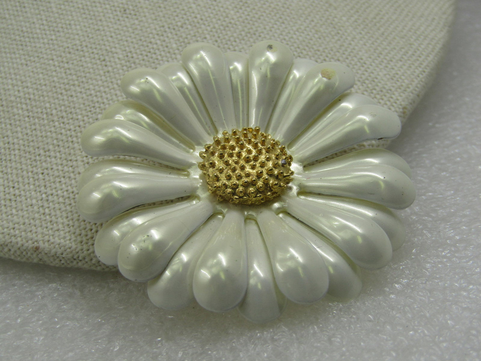Vintage Pearly White Enameled Blossom Brooch, Gold Center, 1960's - 3