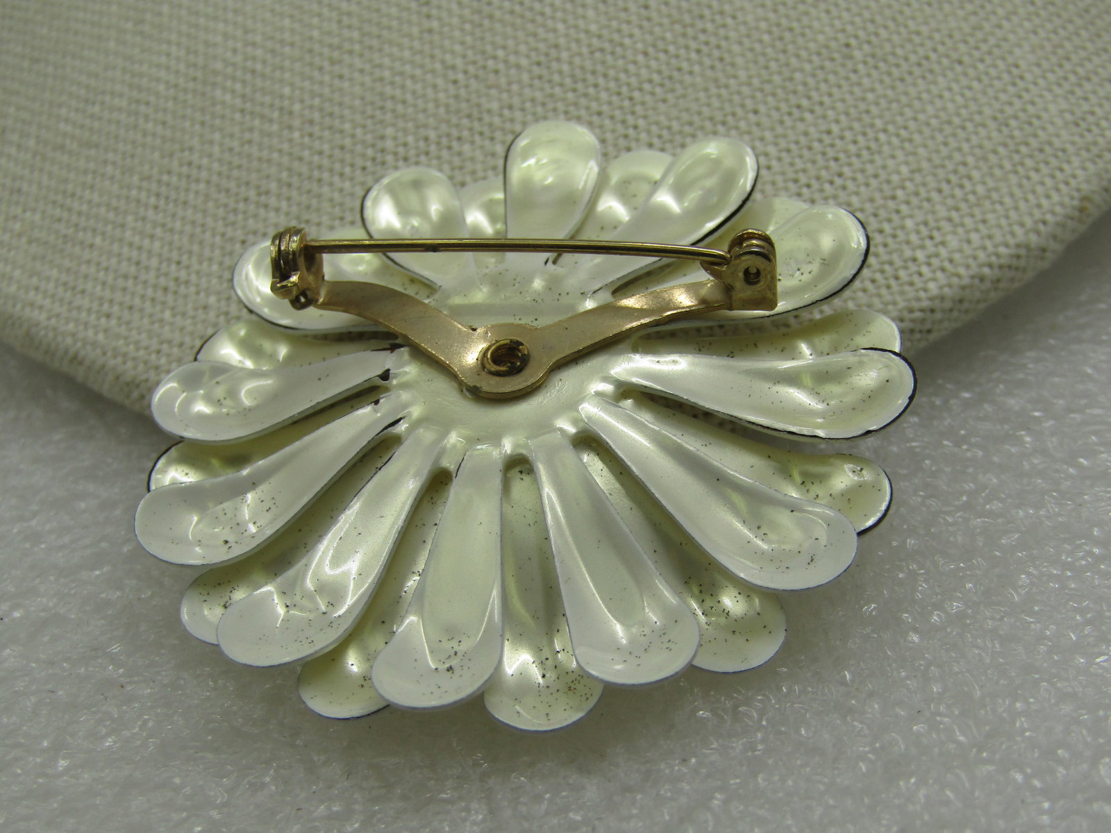 Vintage Pearly White Enameled Blossom Brooch, Gold Center, 1960's - 4