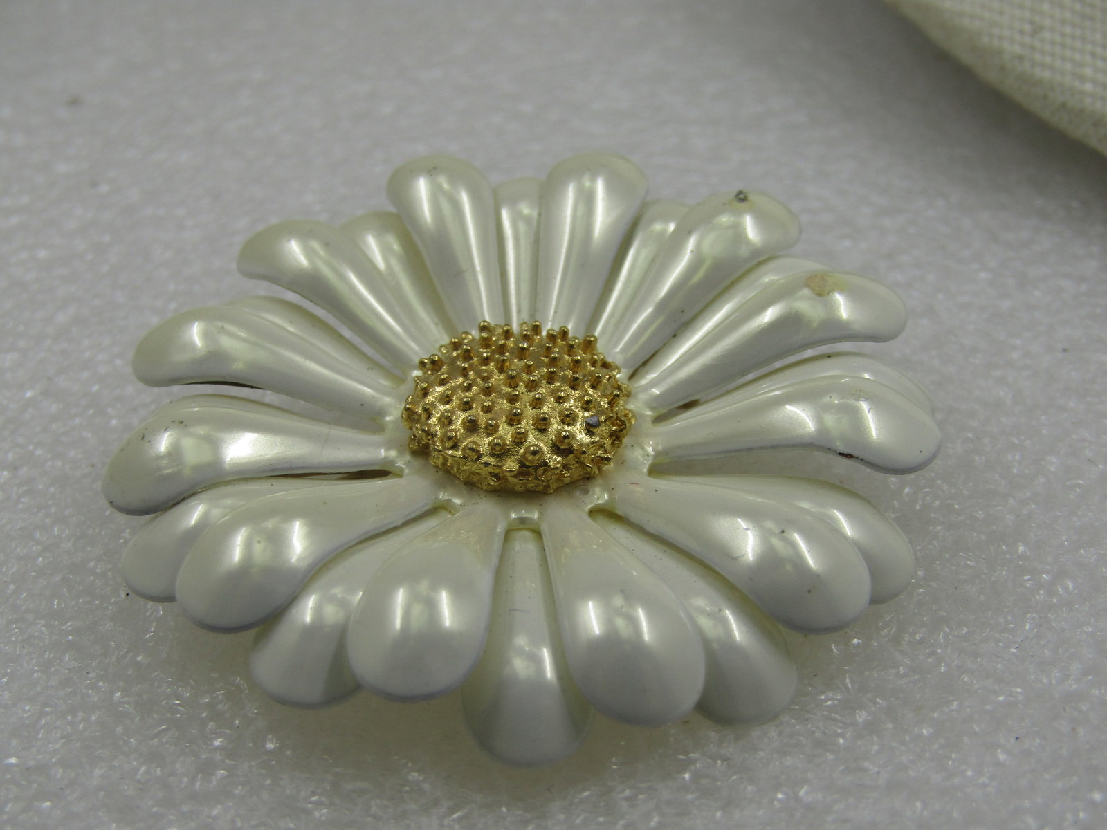 Vintage Pearly White Enameled Blossom Brooch, Gold Center, 1960's - 5