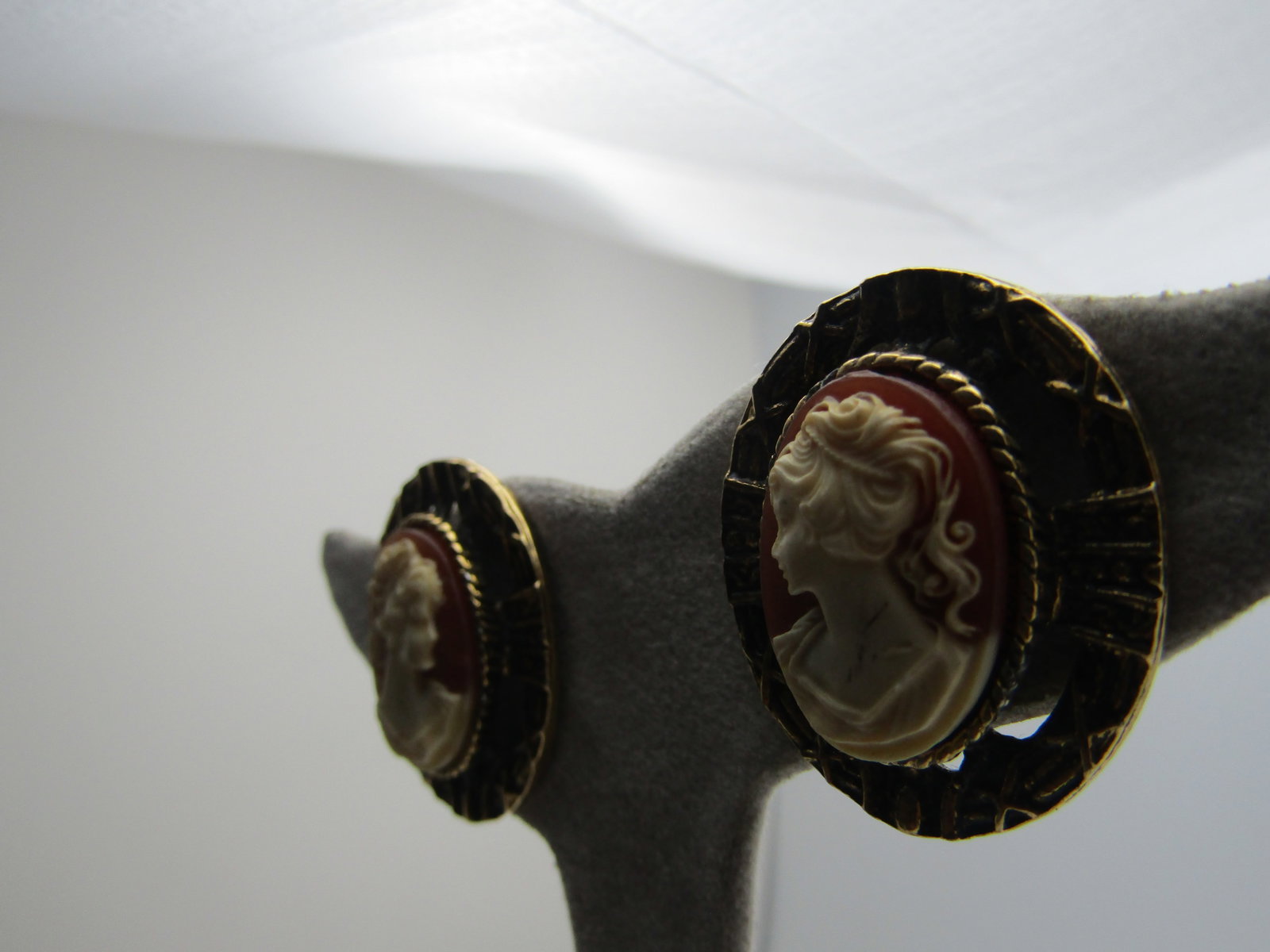 Vintage Cameo Earrings, Pierced, Gold Tone, 1970's-1980's - 2