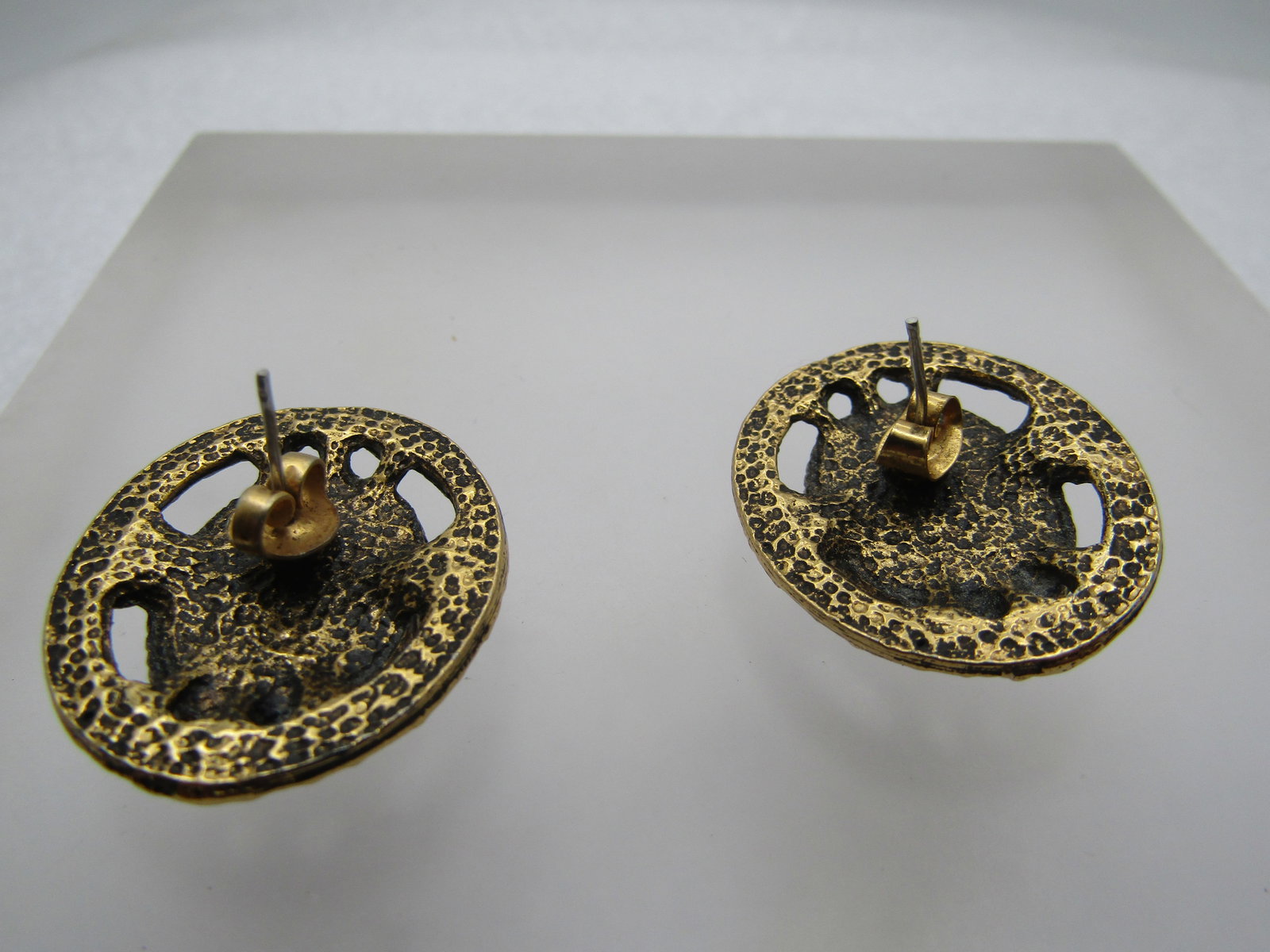Vintage Cameo Earrings, Pierced, Gold Tone, 1970's-1980's - 4